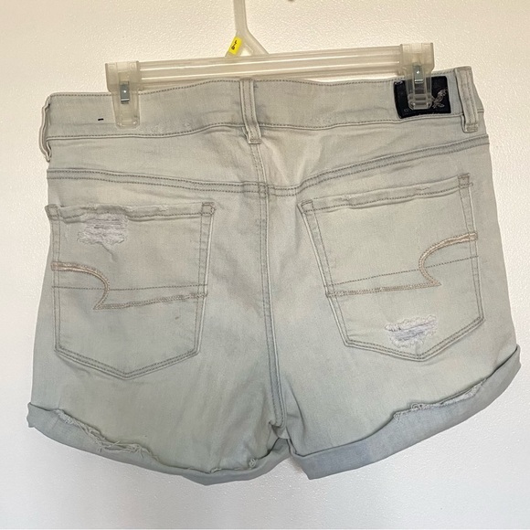 American Eagle Super Stretch Distressed Denim shorts - light wash - Picture 3 of 4